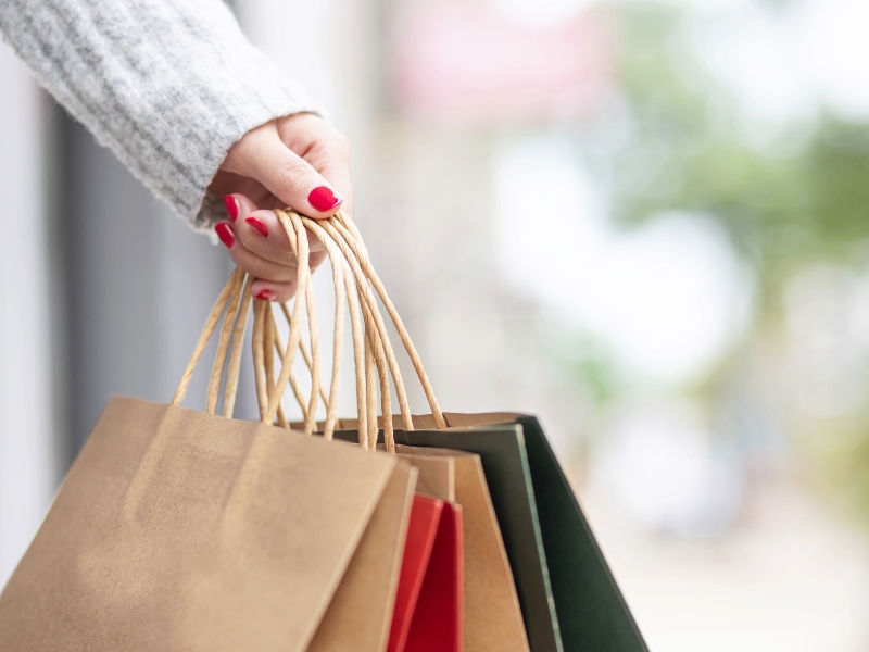 Bolsas para negocios: cómo elegir el modelo adecuado para tu tienda